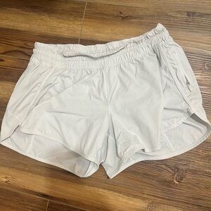 Lululemon Tracker Low-Rise Shorts 4”